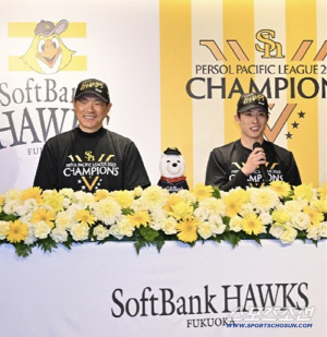 뭐 저런 사람을 감독 시키나 생각했는데…소프트뱅크가 리그 2연패 성공한 날, 손정의 구단주가 니혼햄 신조 감독 칭찬한 이유[민창기의 일본야구]