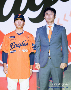 '2억7000만원' 외야수 '최대어' 도장 찍었다…30일 한화팬에게 첫 인사 [공식발표]