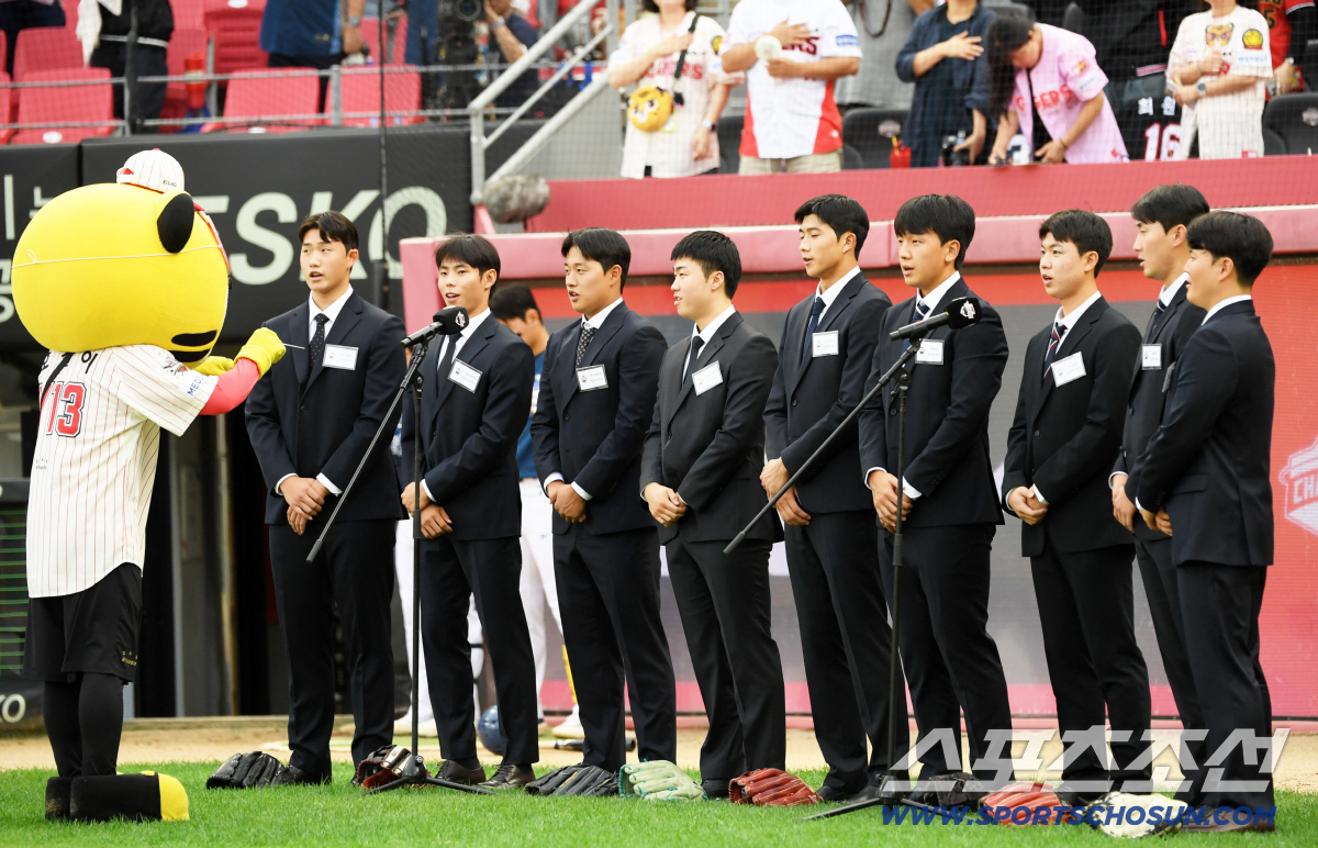 [공식발표]'KIA 사실상 1순위' 김현수 1억3000만원 도장…2026…