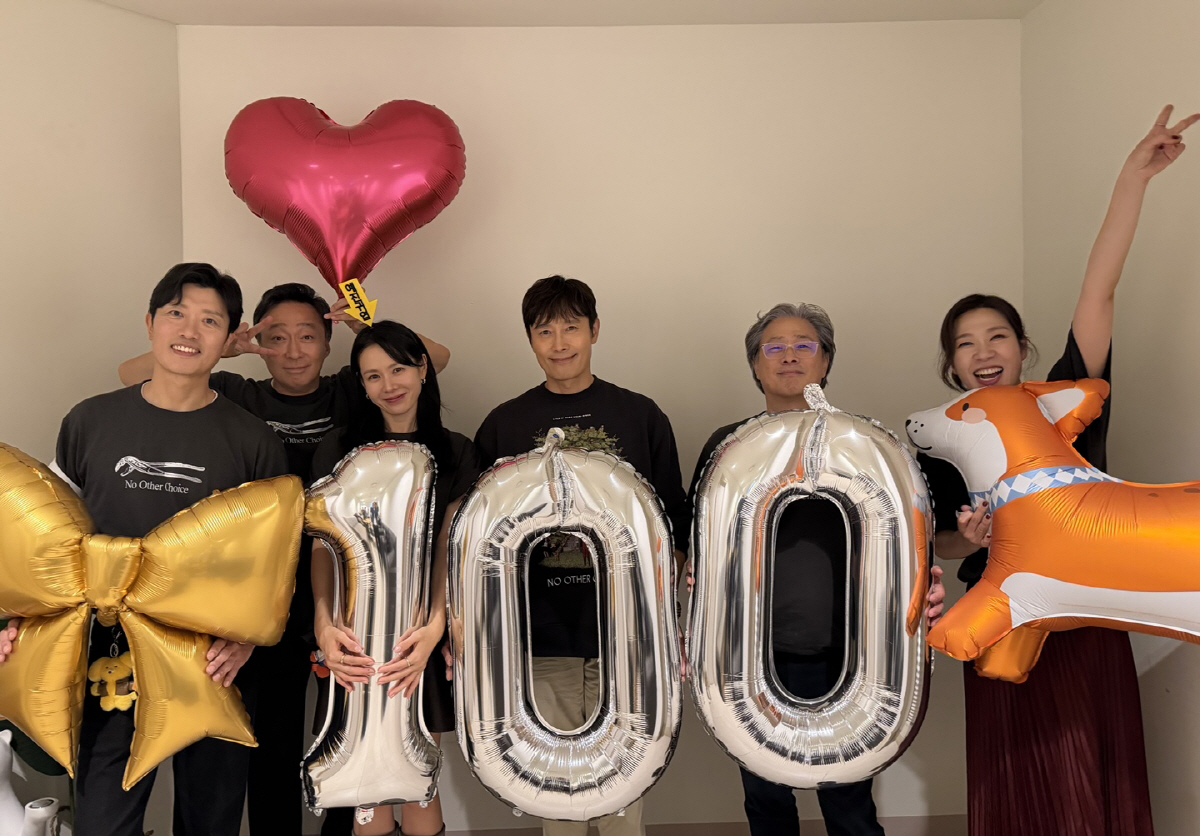 [공식] 흥행도 '어쩔수가없다'..개봉 5일째 100만 관객 돌파