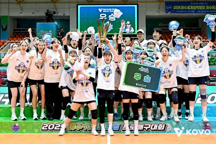 "형님, 몇 년 해야 이해될 겁니다"…여자팀 첫 우승 트로피 들어올린 백전노장이 떠올린 한마디[여수 코멘트]