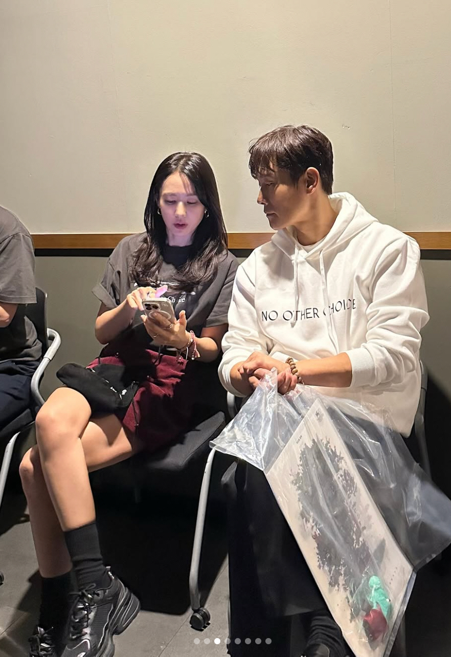 이병헌, ♥손예진과 다정한 투샷 "100만 돌파, '어쩔수가없다'"