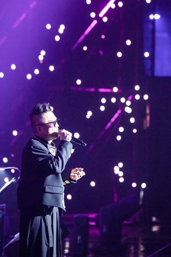 '성폭행 무혐의' 김건모, 눈물의 큰절로 알린 이혼-복귀…다음 스텝은[SC이슈]