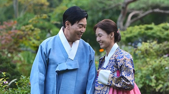 "결혼해 줄래?" 김일우♥박선영, 300일 기념 '심쿵' 이벤트..야외 …