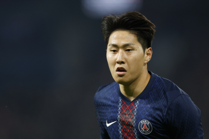 '또또 시비거네' PSG 이강인 활약 깎아내리는 佛 매체, "패스 낭비했다"며 평점 테러