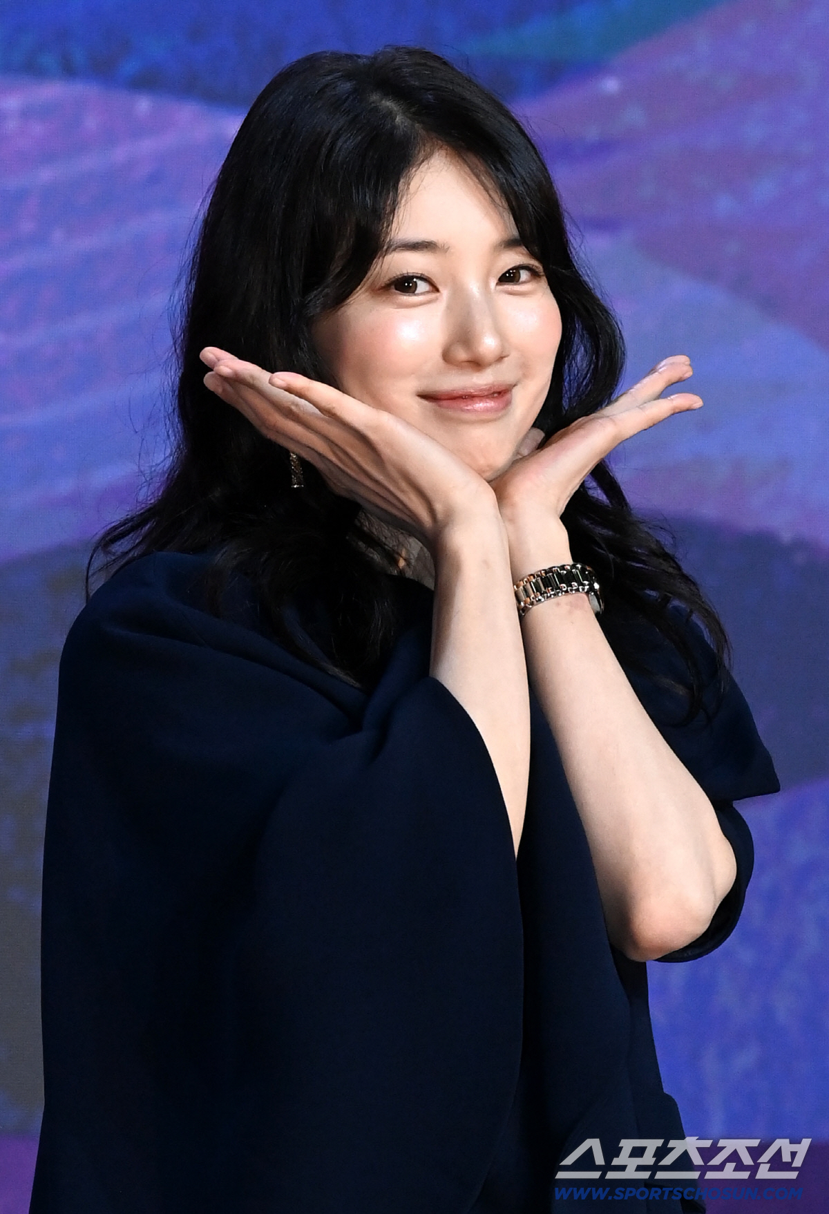 [SC현장] "가족끼리 보세요"..'지니' 김우빈♥'사패' 수지 '다 이…