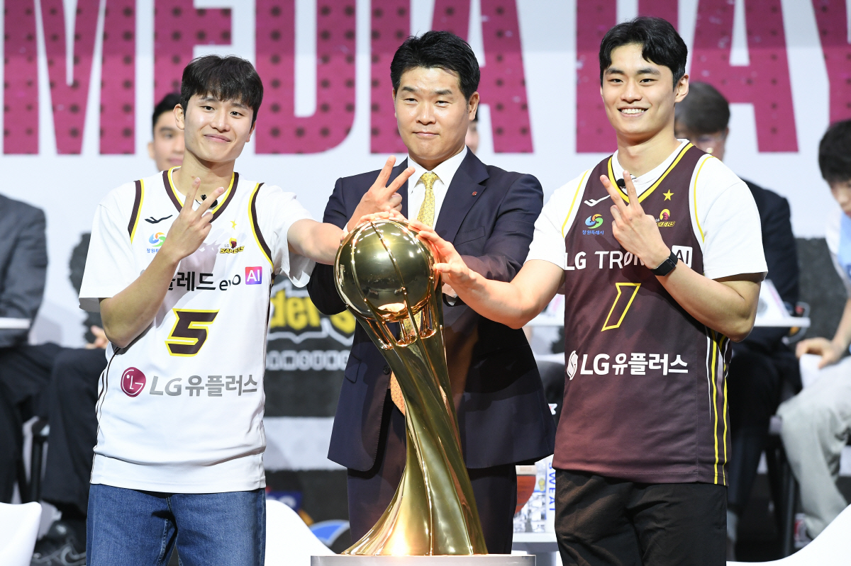 "챔피언을 향해 달린다" '우승 멤버 건재' 창원 LG vs '슈퍼팀' …