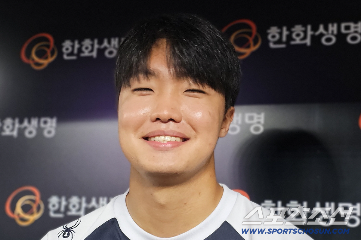 '슈퍼 루키가 슈퍼 샤이라니.' 류현진이 항상 옆에 있는데... 류현진 …