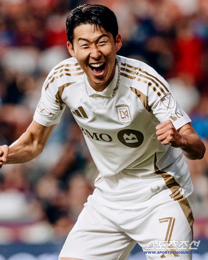 '결국 포스테코글루의 실수였나?' 기량 떨어졌다던 손흥민, LA FC에서 경기당 1골 미친활약. 토트넘 팬들 배아파서 미칠 지경