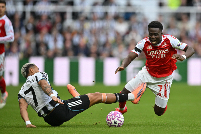 "아스널, 사카와 연장계약 합의" 英 매체 "아스널, 사카 가치 인정. EPL 최고 연봉 선수 만들 것"