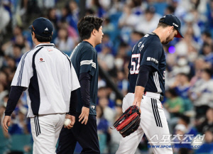 '패패패패패' 규정이닝도 못 채운 100만불 용병, '매직넘버 1' LG 상대로 4⅔이닝 버틸 수 있을까?