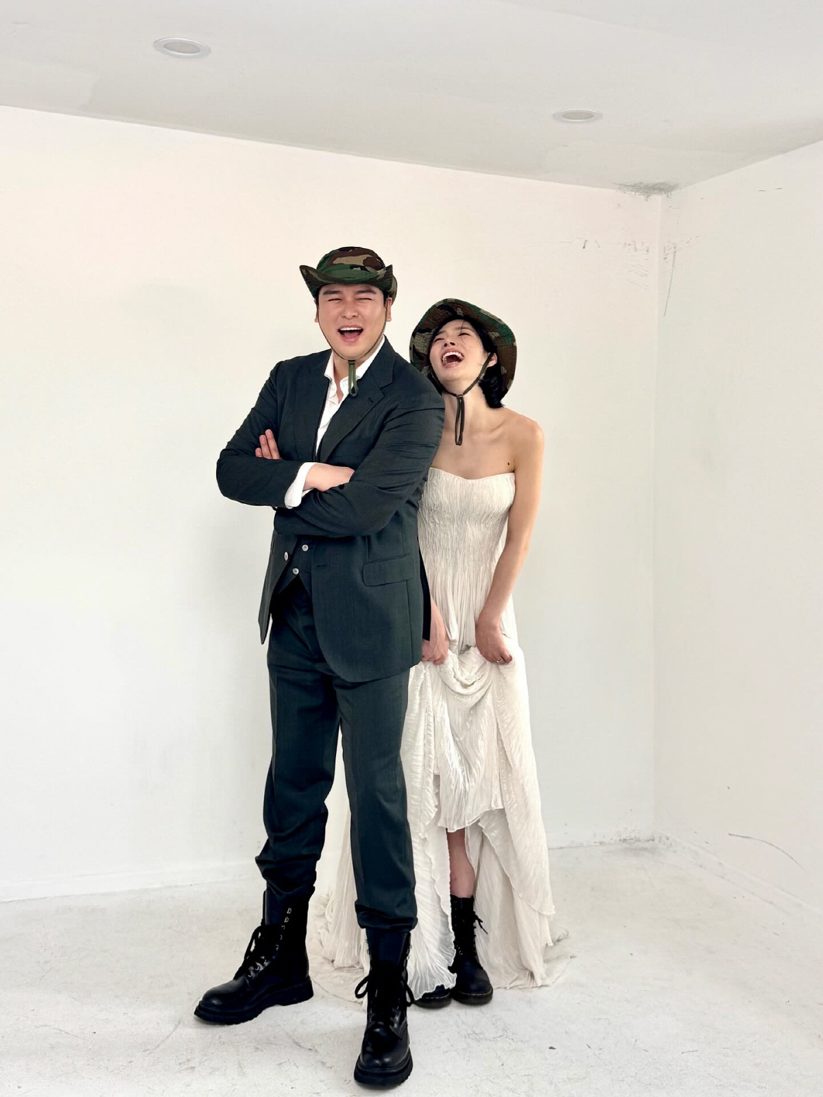 이장우, 다이어트 성공했나…♥조혜원과 웨딩화보서 턱선 자랑[SC이슈]