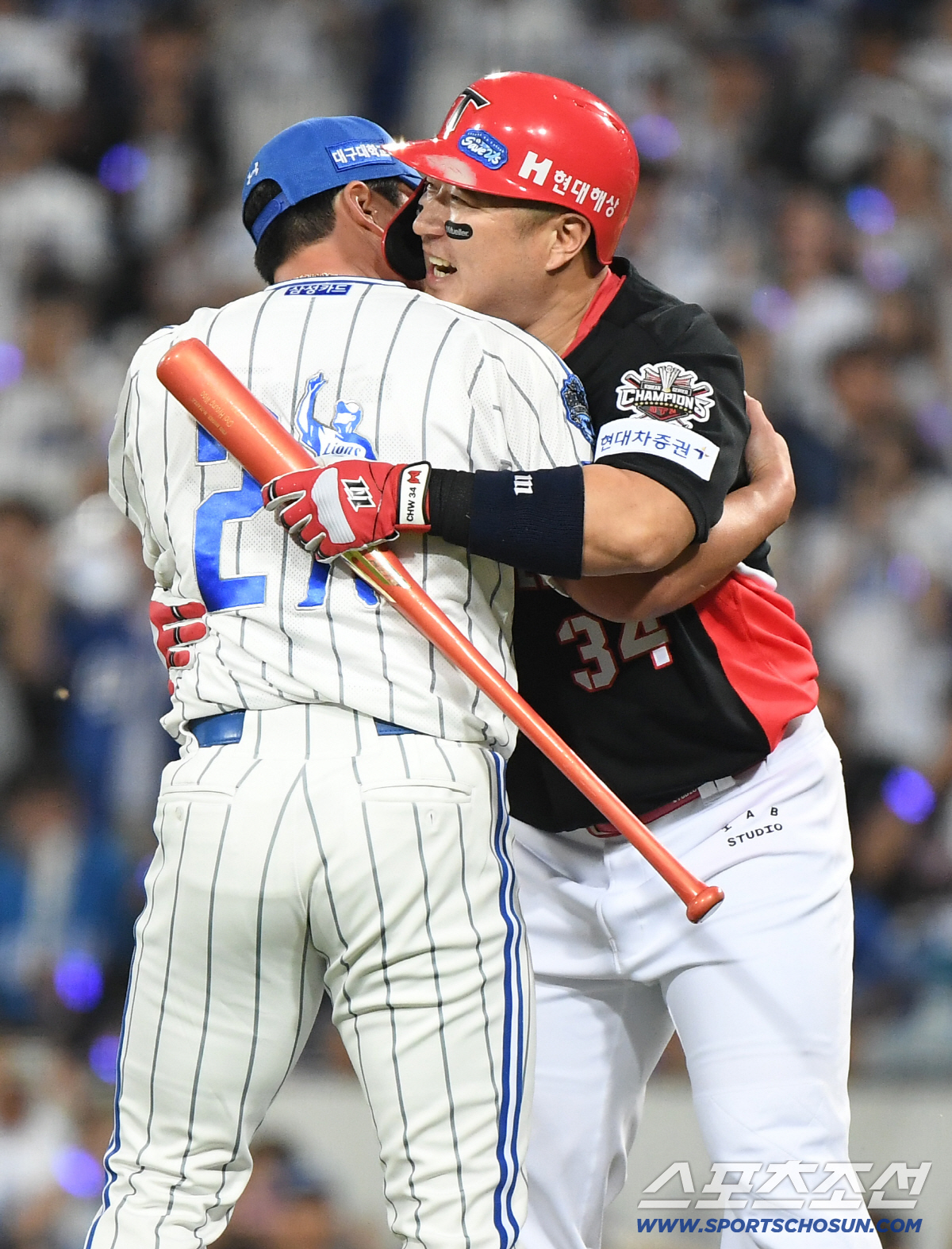 '돌부처 은퇴' 잔칫집 밝힌 디아즈 50홈런 → 삼성 가을야구 확정 '겹…