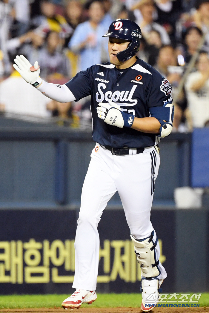 LG 오늘도 우승 실패. 3안타, 2병살타 졸전, 두산에 0대6 패배. 콜어빈-잭로그 총력전 두산은 유종의 미[잠실 리뷰]