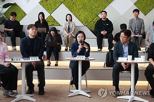 한성숙 중기장관 "AI 스타트업 육성…오픈이노베이션 지원 강화"