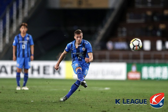 "김민재 실수 낚아챈 K리그 출신 오르샤" 바이에른뮌헨 상대 원더골 작렬…