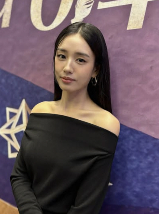 ‘단아+청순’ 안은진, 올블랙 오프숄더 여신美…미모 만개 [SCin스타]