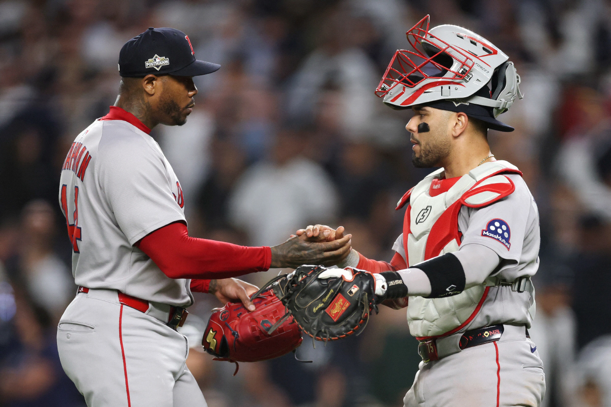 '양키스호' 침몰中, 9회 무사 만루 놓치자 4만7천여 팬들 한숨 푹푹.…