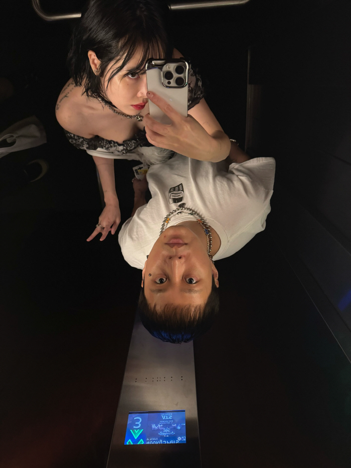 [공식]현아, ♥용준형과 끊이지 않는 임신설 전말…공항서 포착된 사진으로