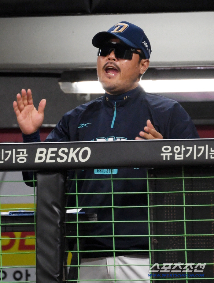 "라일리가 힘들다고 해서..."  이호준이 밝힌 김태경 선발 비하인드. "1회부터 불펜 준비"[잠실 코멘트]