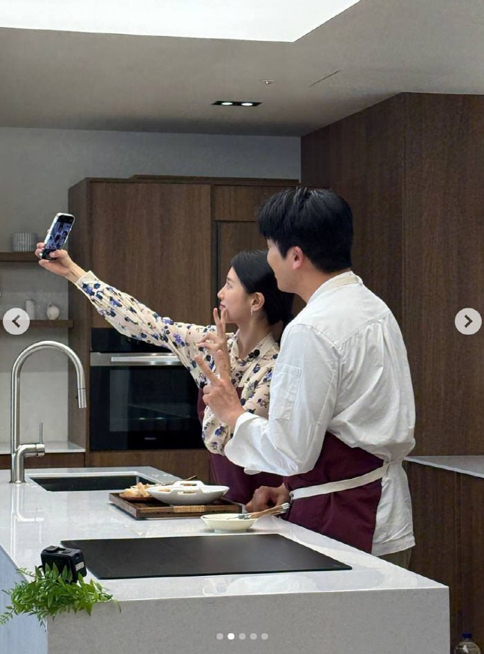 수지, 앞치마 두르고 요리실력 뽐냈다..'절친' 송혜교도 기대 "♥"