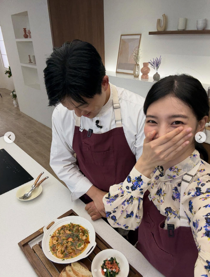 수지, 앞치마 두르고 요리실력 뽐냈다..'절친' 송혜교도 기대 "♥"