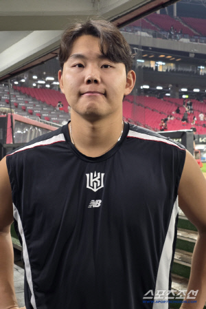 충격의 5연속 피안타 3실점, 그런데 6이닝 QS 해버리네...수술 복귀 첫 시즌 10승, 이게 신인왕 클래스 [광주 현장]