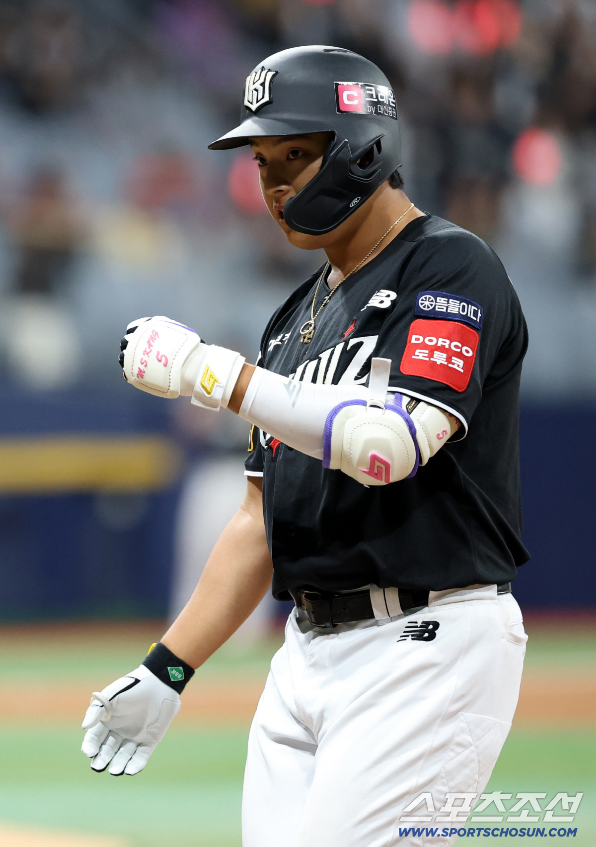 '이럴수가 대이변' 14년 연속 1위의 10실점 붕괴…KT, 상무 꺾고 …
