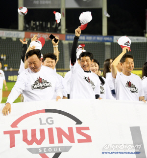 그동안 '역대급' 단어를 함부로 써서 죄송합니다...올해 순위 싸움이 진짜 '역대급' 입니다