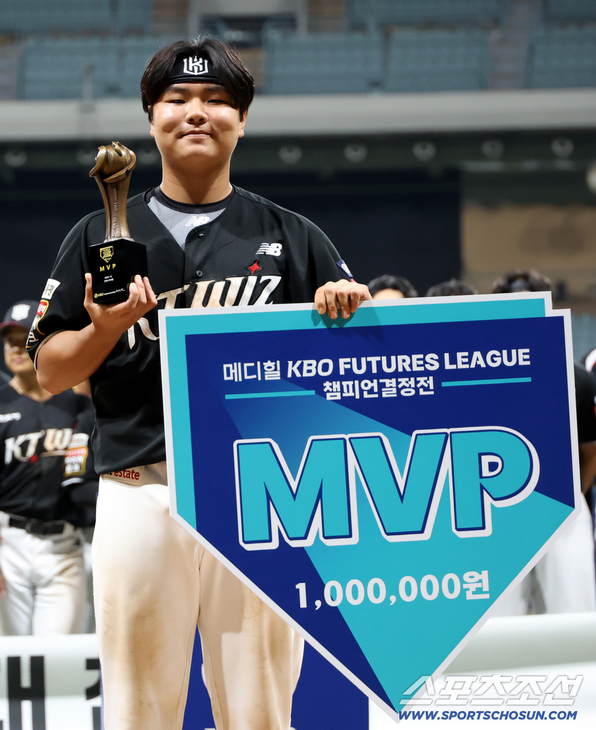 [포토] MVP 김민석, 아름다운 밤입니다