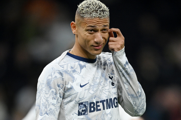 "흥민이형 나 어떡해" 사랑하는 쏘니 떠나고 에이스로 '부활'→다시 시작된 '오락가락' 경기력...방출 가능성 등장 "런던 구단 영입 관심"