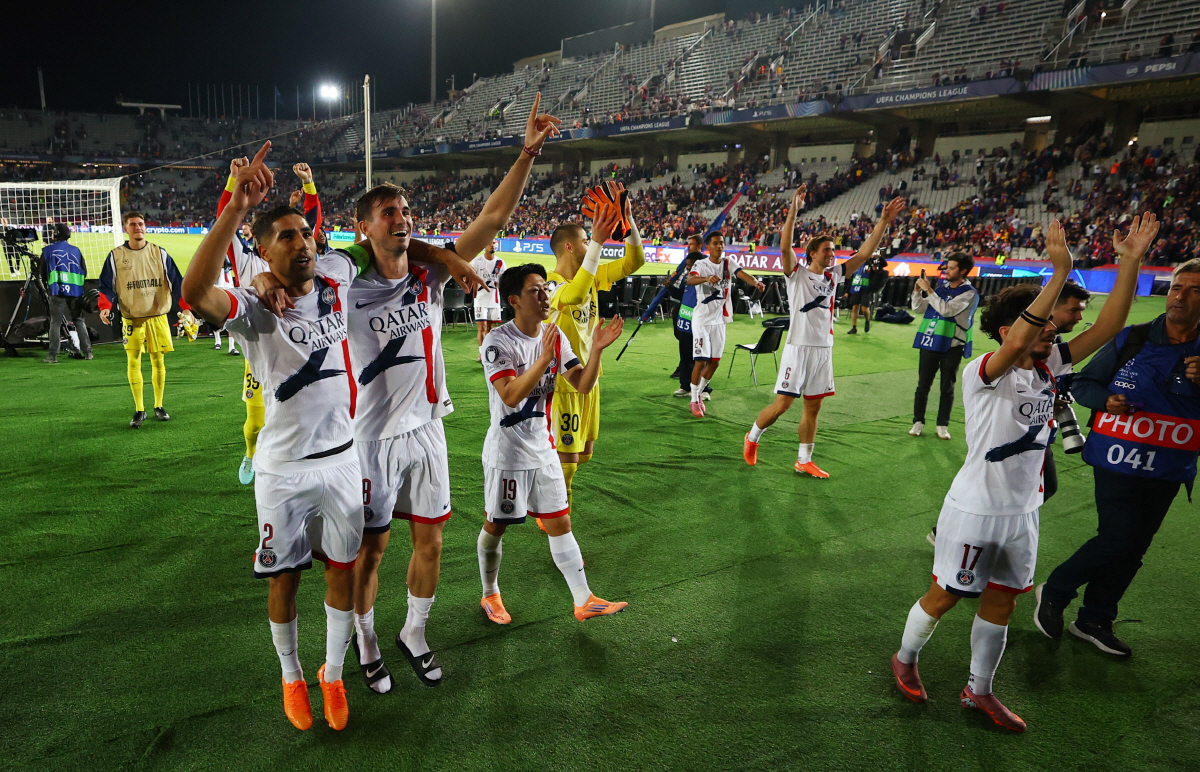 [UCL리뷰]'이강인 투입 3분만에 골대 강타' PSG, 바르샤 원정 2…