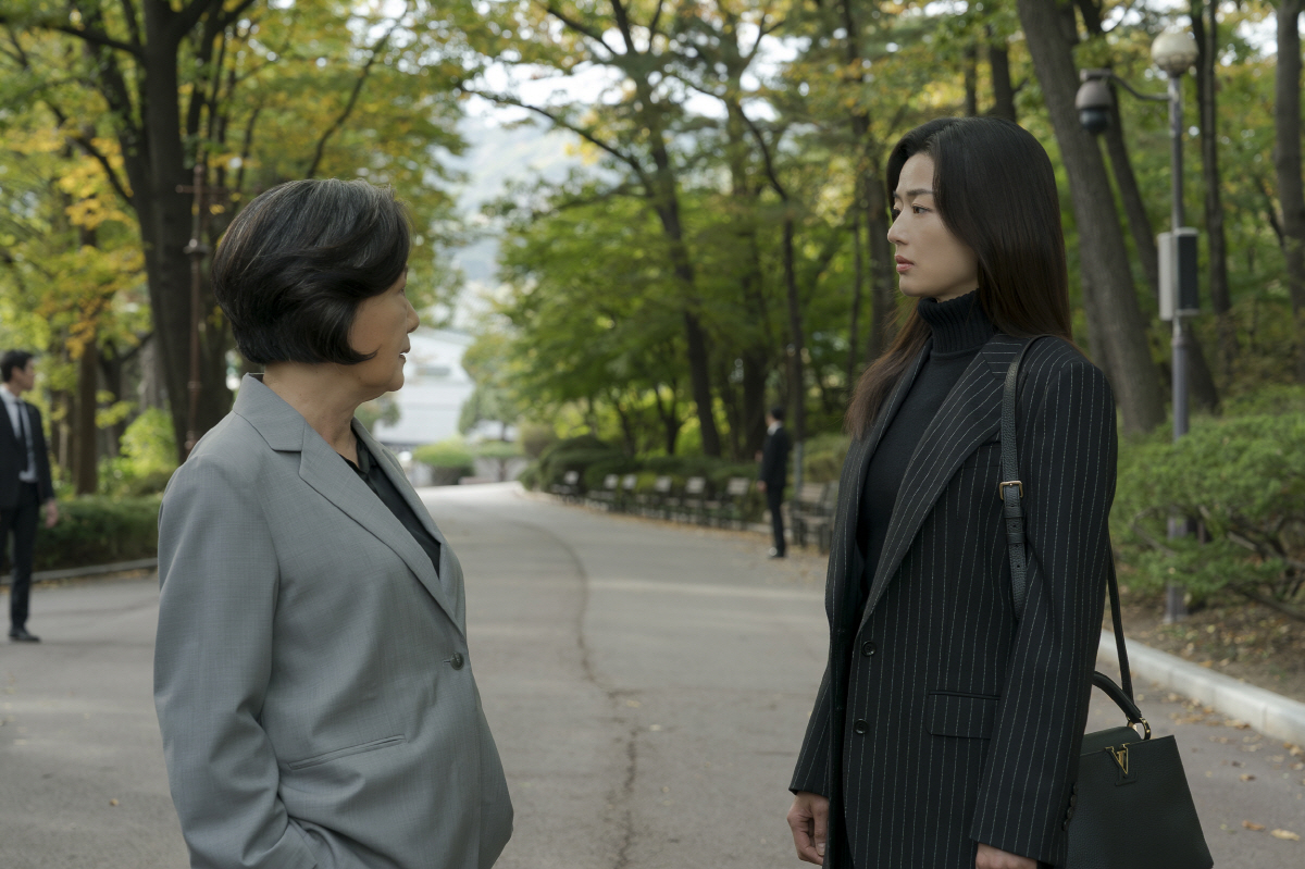 '역대급 스케일' 자랑했던 전지현, 그리고 강동원 '북극성', 대서사 마…