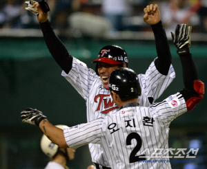 '고개를 들어라' 한화, 졌지만 잘 싸웠다 → 2013년 LG는 2등하고 '우승'처럼 기뻐했다