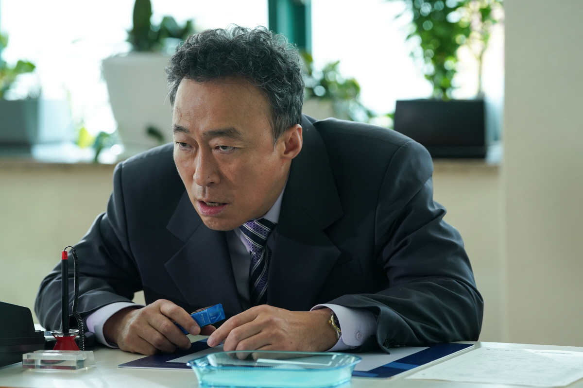 이성민, '어쩔수가없다'→'보스'까지..진정한 극장가 추남(秋男)
