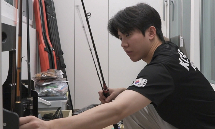 데이식스 도운, 기안84 잇나…선크림 세수→파도 싸대기에도 굳건(나혼산)