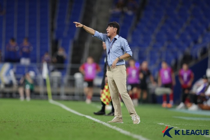 中 '억까+뒤끝' 폭발! 신태용 '똥볼 축구' 발언 뜬금 재소환…"중국팬…