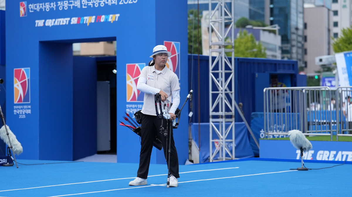 [포토]양궁 김시연 '이제 웃음기 지우고'