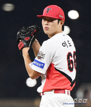 '이도현 깜짝 데뷔승' 주전 돌아온 KIA는 강했다...힘 뺀 SSG 꺾고 4연패 탈출 [광주 현장]