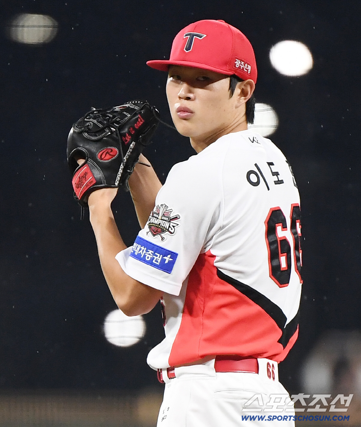 '이도현 깜짝 데뷔승' 주전 돌아온 KIA는 강했다...힘 뺀 SSG 꺾…