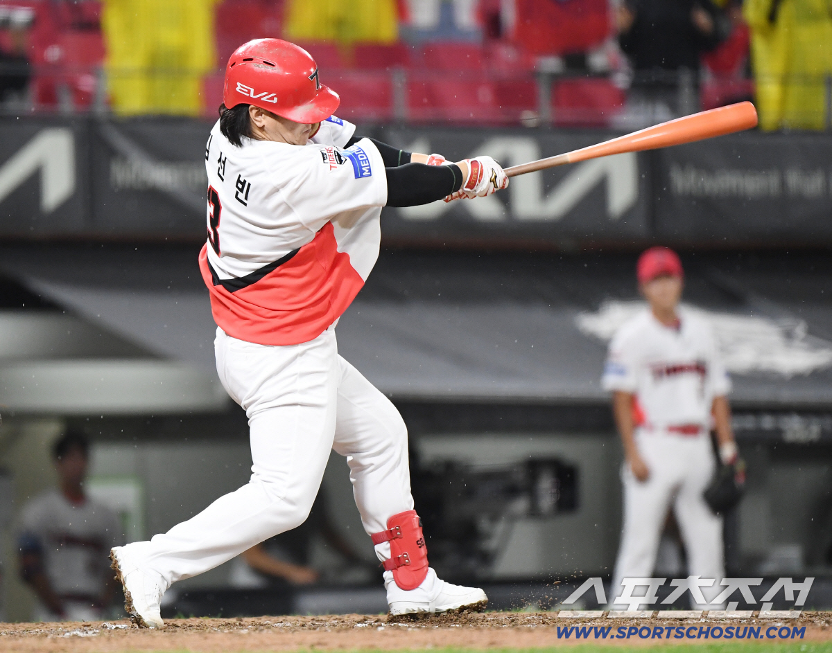 '이도현 깜짝 데뷔승' 주전 돌아온 KIA는 강했다...힘 뺀 SSG 꺾…