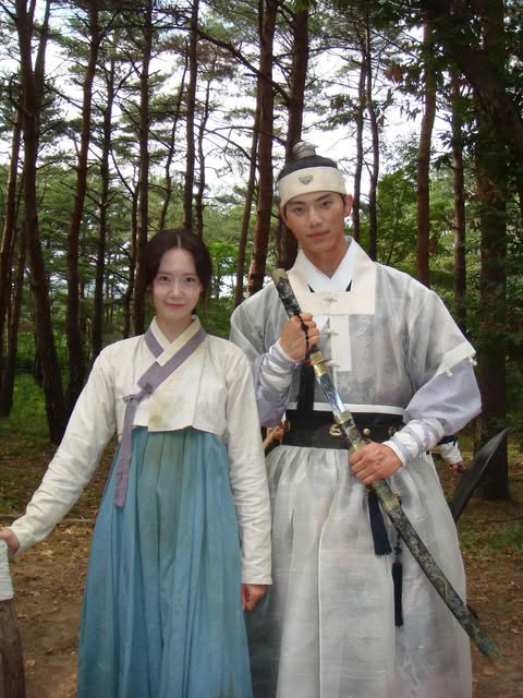 이채민과 투샷+요리 연습 현장까지…윤아, ‘폭군의 셰프’ 종영 아쉬움 달…