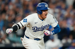 타격왕-홈런왕-MVP가 줄줄이네, 하필 이런 타선이 첫 '1인2역' 가을야구 상대...오타니 DS 1차전 선발등판