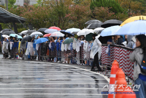 빗속 직관 대기, 삼성 팬들 뜨거운 팬심...광주 최종전 열릴 수 있나? [광주 현장]