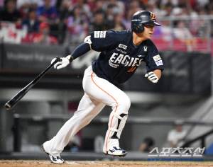 지면 끝인데 1회 6실점 대참사! 선발투수 10분 만에 퇴근.. 한화, 1회초에 KT 6점 두들겼다