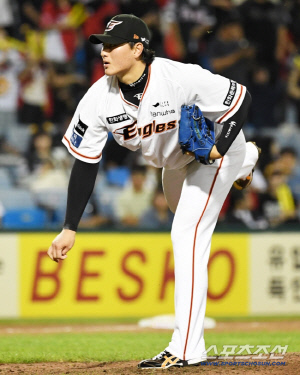 나에게는 오늘이 한국시리즈 → 한화 무명투수 박준영, 혼신의 110구 역투! 5이닝 2실점으로 생애 첫 선발승 보인다