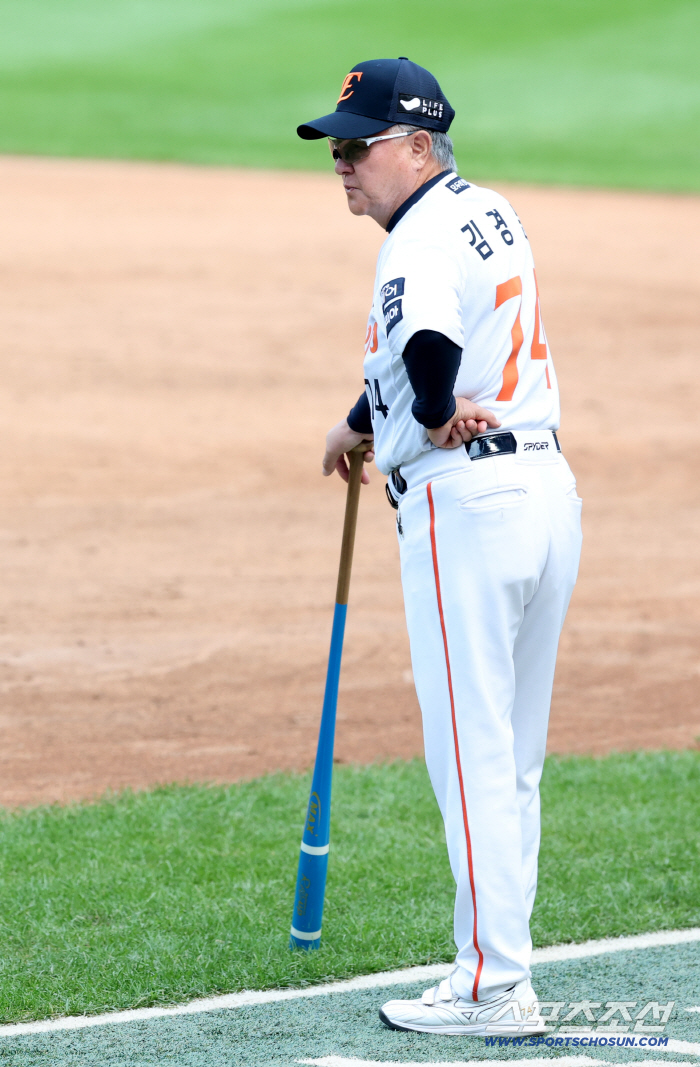 "편하게 하겠다" 했지만.. 한화, 또 9회말 4실점 → 이대로 플옵 준비, 분위기 괜찮나