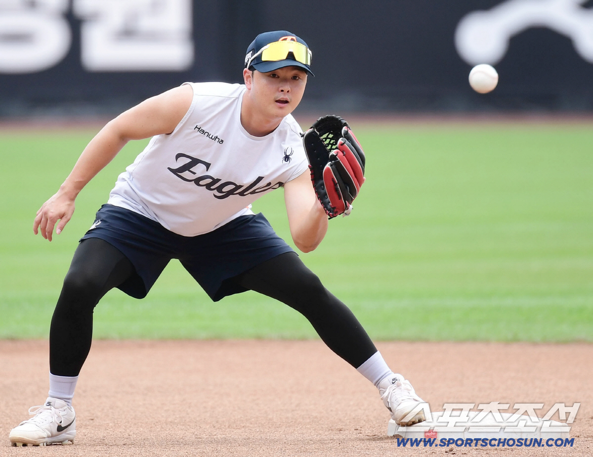 대타 4할→최종전 멀티히트…'50억 FA 유탄?' 사령탑은 잊지 않은 가…