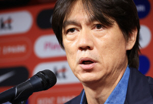 홍명보 감독, 바이에른 뮌헨과 또다시 충돌? 신경전 있었다…獨 매체 '김민재 국가대표 합류 불가' 언급