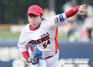 '최종전' 시즌 최다 실점이라니…양현종, 2⅔이닝 8실점 '시즌 8승 불발'